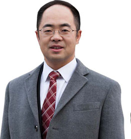 “什么样的人最适合讲‘一带一路’故事？他们应该是天天在路上，总是倒时差，老是换水土，不停找思路，时时被刺痛，但经常被感动……”中央党校国际战略研究所教授、“‘一带一路’百人论坛”发起人赵磊日前在接受记者专访时如是说。